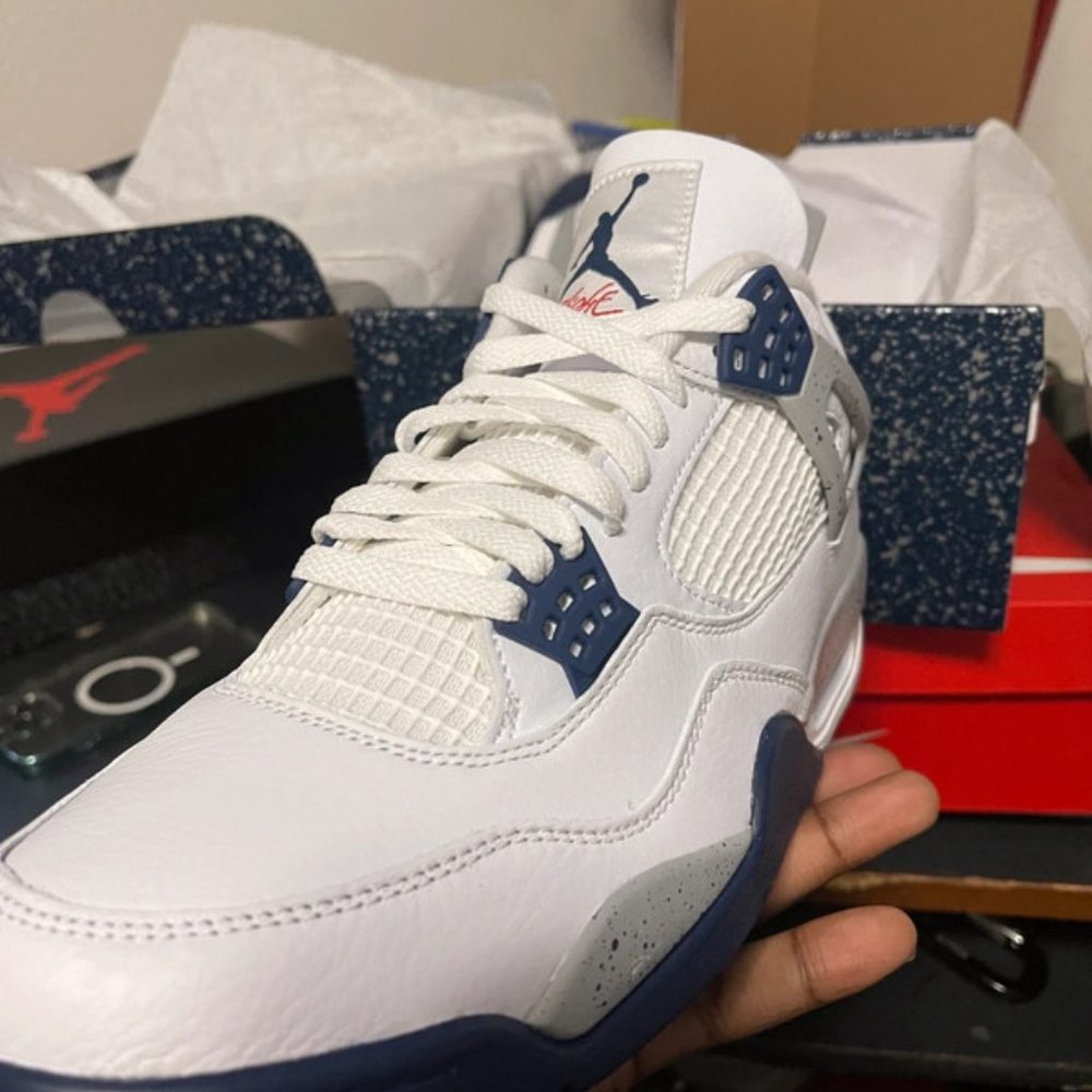 Jordan 4 Retro Midnight Navy - Picture 2 of 4